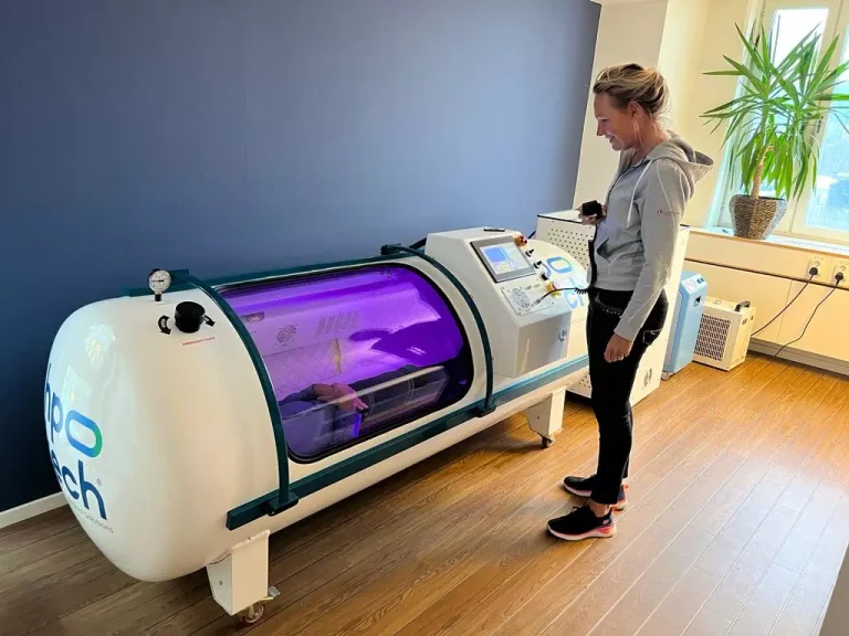 Medical-Hyperbaric-Oxygen-Chamber-2